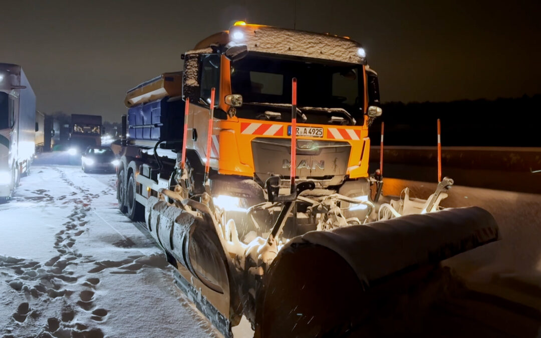 Wintereinbruch sorgt für Verkehrschaos