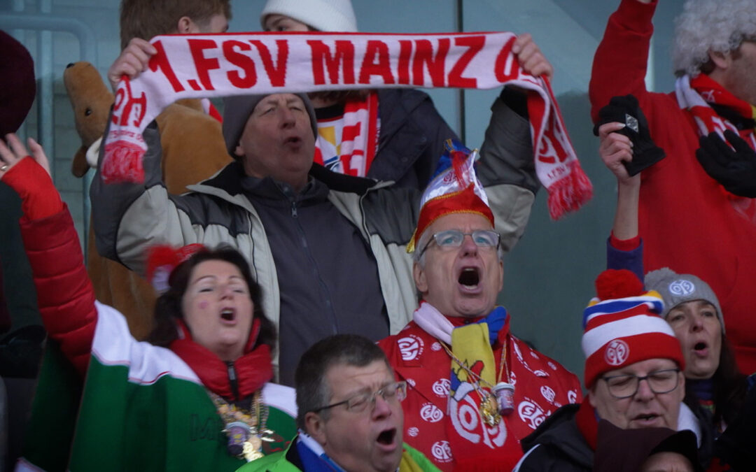Spaß im Stadion: Fastnachtssingen in Mainz